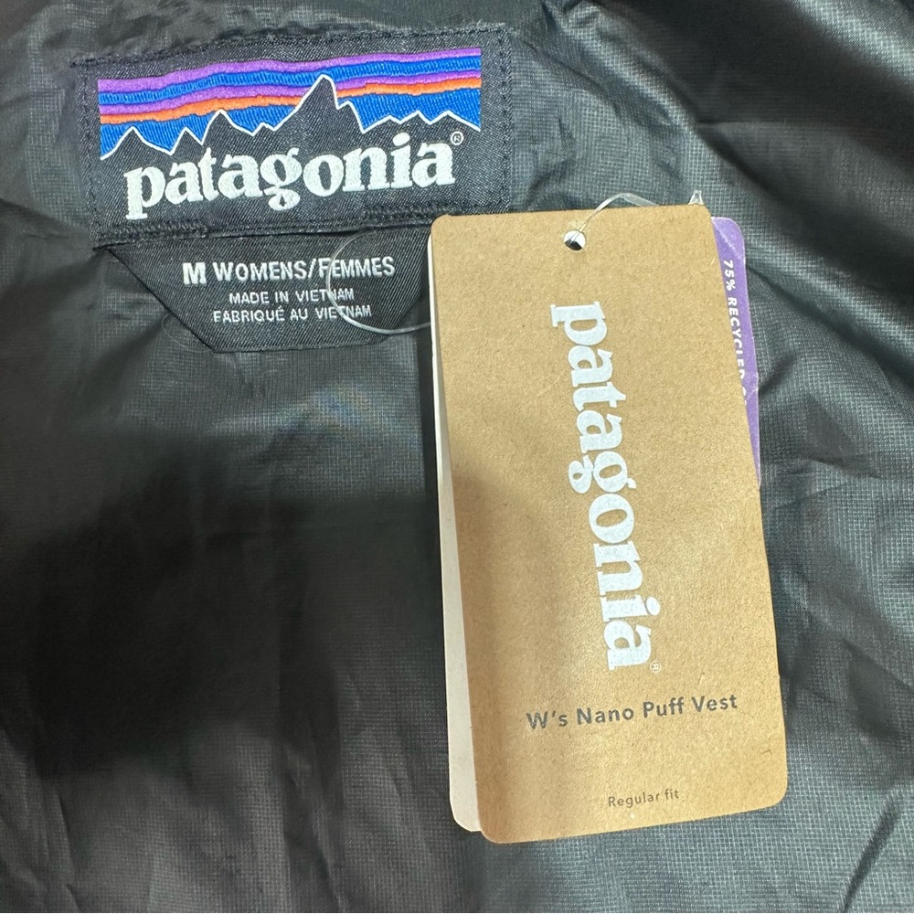 NWT Patagonia Nano Puff Black Quilted Women's Insulated Vest Medium - Picture 2 of 16